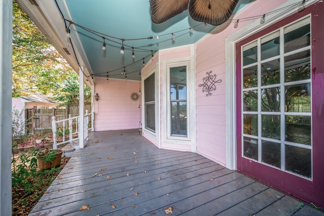 deck with ceiling fan