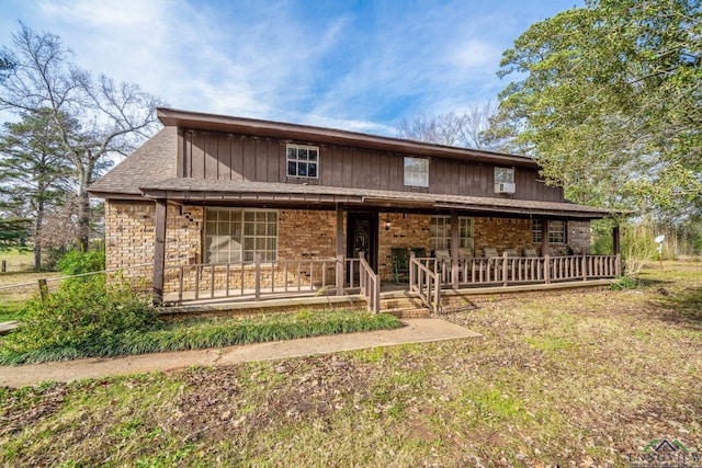 view of front of property with covered porch