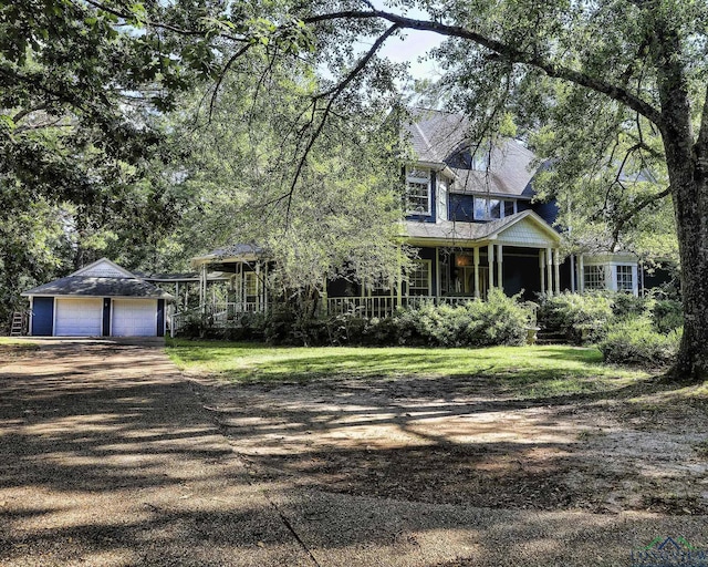 view of front facade featuring a garage