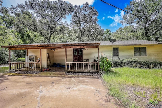 view of front of home featuring a porch