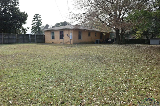 view of yard with central AC