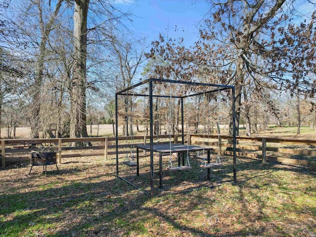 view of yard featuring a rural view