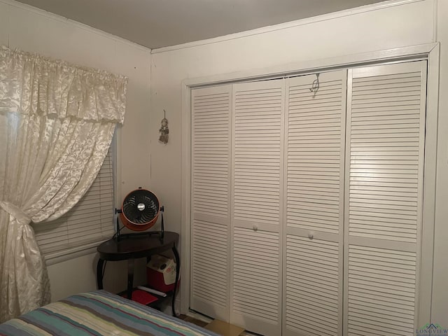 unfurnished bedroom featuring a closet