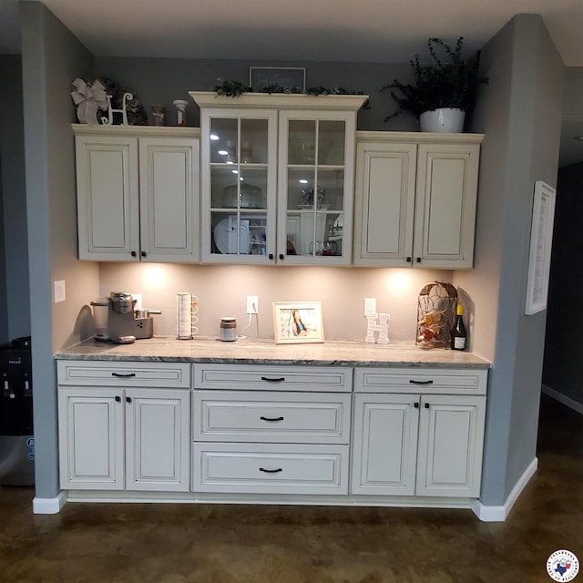 3059 Mc 22, Fouke, AR 71837 - bar area with baseboards