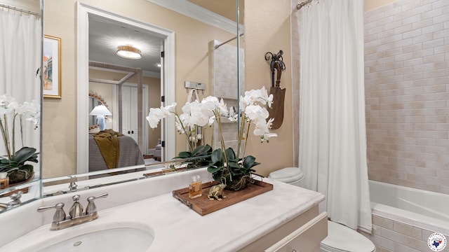 6804 Springwood Cir, Texarkana, TX 75503 - ensuite bathroom featuring vanity, shower / bath combo with shower curtain, and ornamental molding