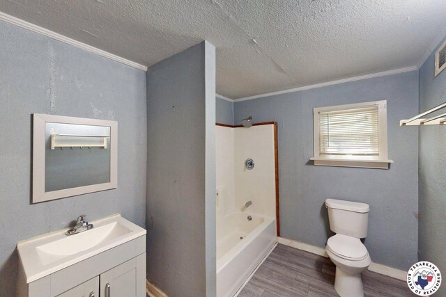 2006 Walnut St, Texarkana, TX 75501 - empty room featuring ceiling fan, carpet floors, and wood walls