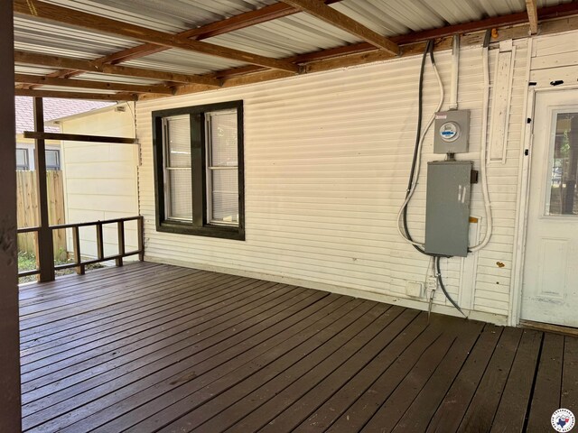 2006 Walnut St, Texarkana, TX 75501 - view of wooden terrace