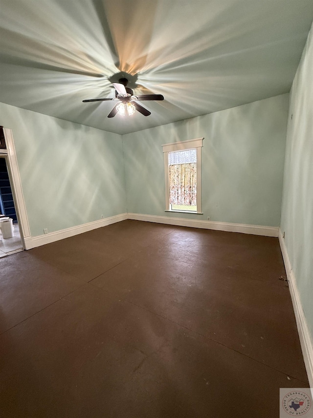 empty room with ceiling fan