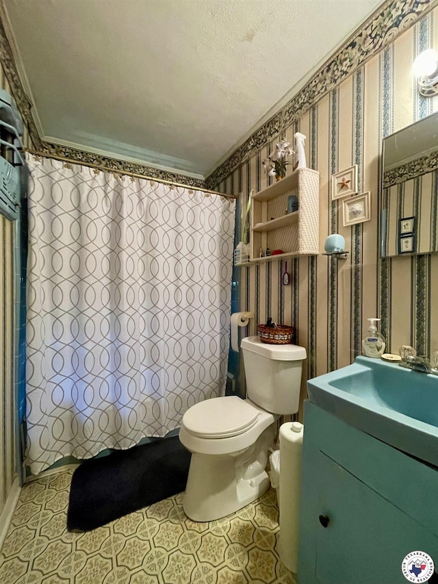 530 Bentley Dr, Nash, TX 75569 - full bathroom featuring wallpapered walls, vanity, toilet, a shower with curtain, and a textured ceiling