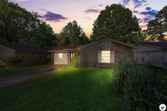 417 Carroll Ave, Wake Village, TX 75501 - photo 16