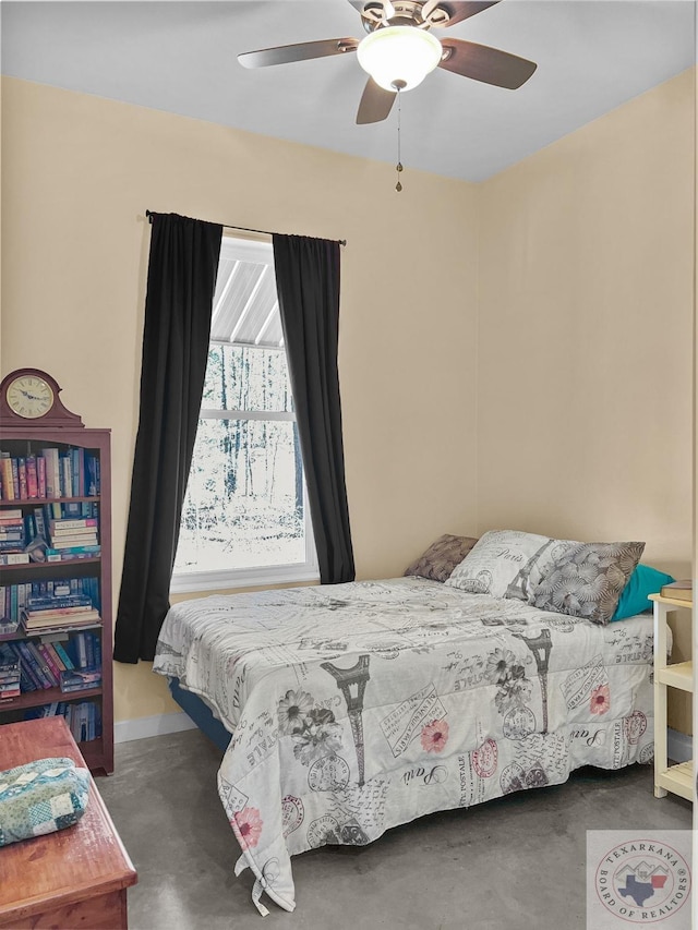 bedroom featuring ceiling fan