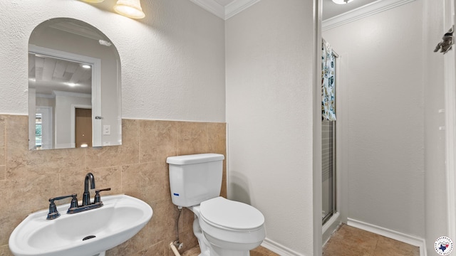 1599 Myrtle Springs Rd, Texarkana, TX 75503 - bathroom with a sink, ornamental molding, a shower with curtain, toilet, and tile patterned flooring