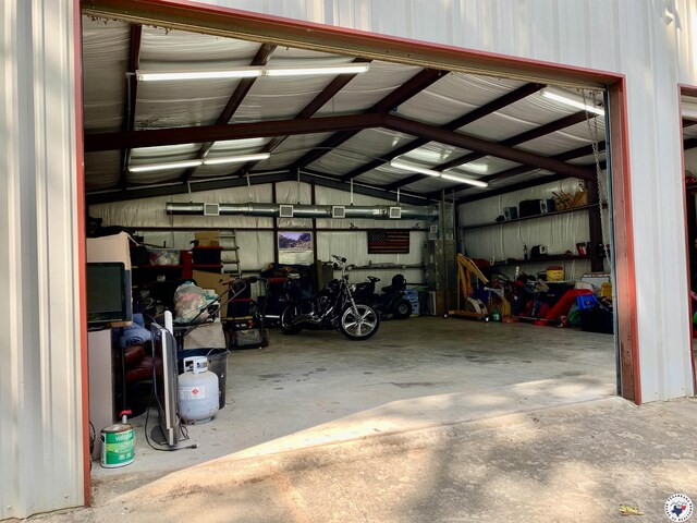 308 Eleanor St, Atlanta, TX 75551 - view of garage