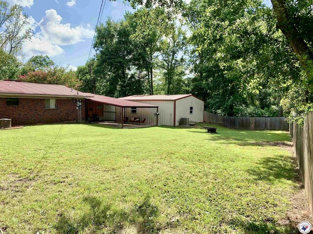 308 Eleanor St, Atlanta, TX 75551 - view of fenced backyard