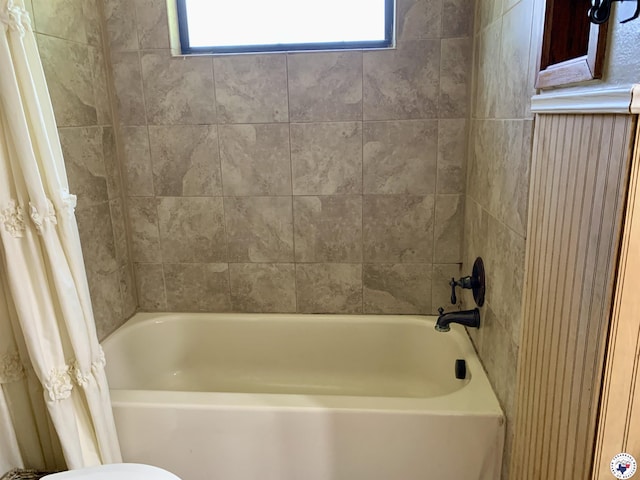 308 Eleanor St, Atlanta, TX 75551 - full bath featuring shower / bath combo with shower curtain