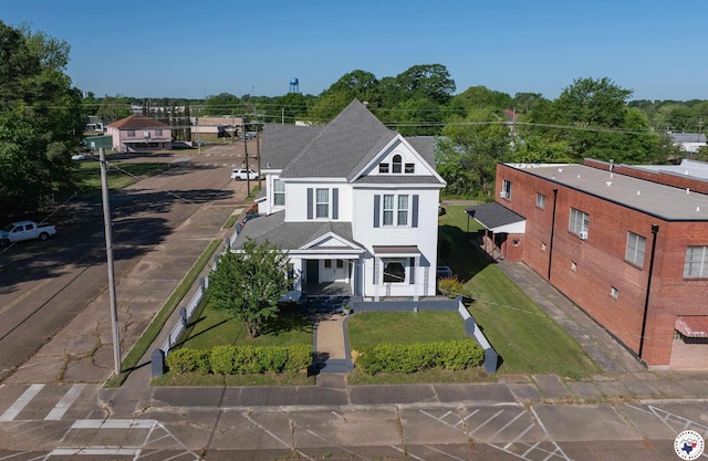 501 Main St, Texarkana, TX 75501 - view of front facade with a front lawn