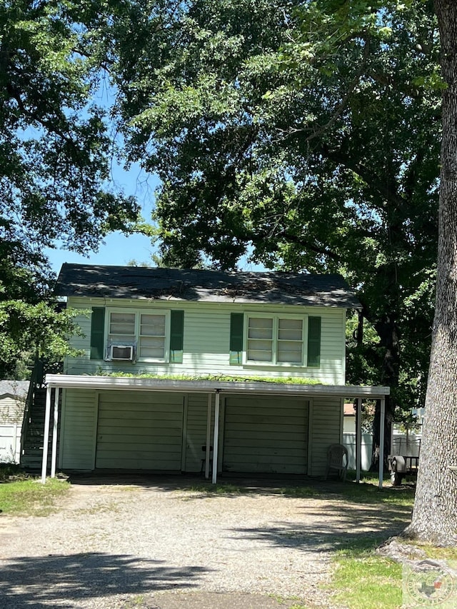 view of front of house featuring a garage