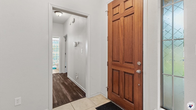 6 Meredith Way, Texarkana, TX 75501 - foyer featuring light tile patterned floors and baseboards