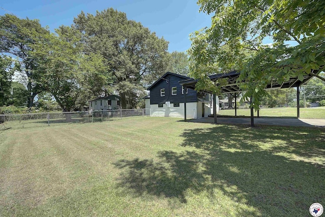 4201 Pine St, Texarkana, TX 75501 - view of yard featuring a carport