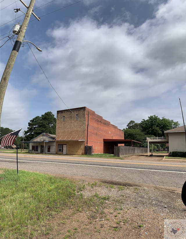105 Main St, Bloomburg, TX 75556 - photo 2
