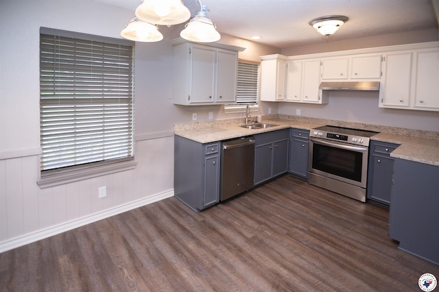 4718 Charleston St, Texarkana, AR 71854 - kitchen with stainless steel appliances, a sink, under cabinet range hood, gray cabinets, and white cabinetry