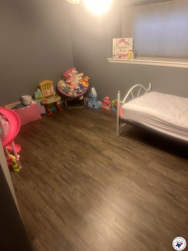24 Desoto Cir, Texarkana, TX 75503 - bedroom featuring wood finished floors