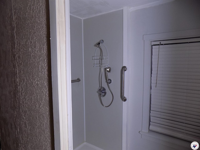 4024 Main St, Texarkana, TX 75503 - full bathroom with walk in shower