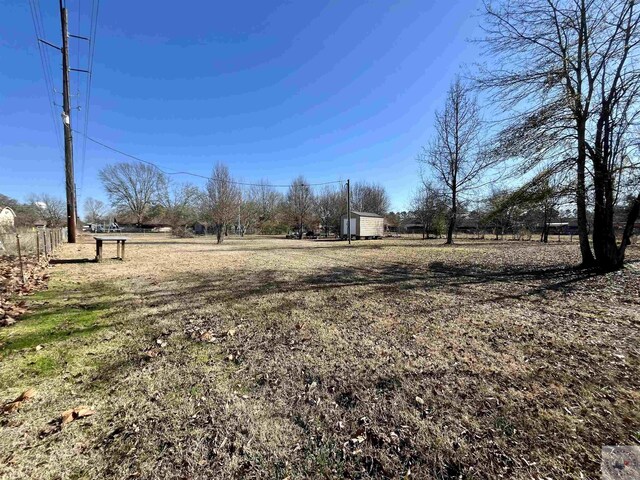 204 Browning Dr, Hooks, TX 75561