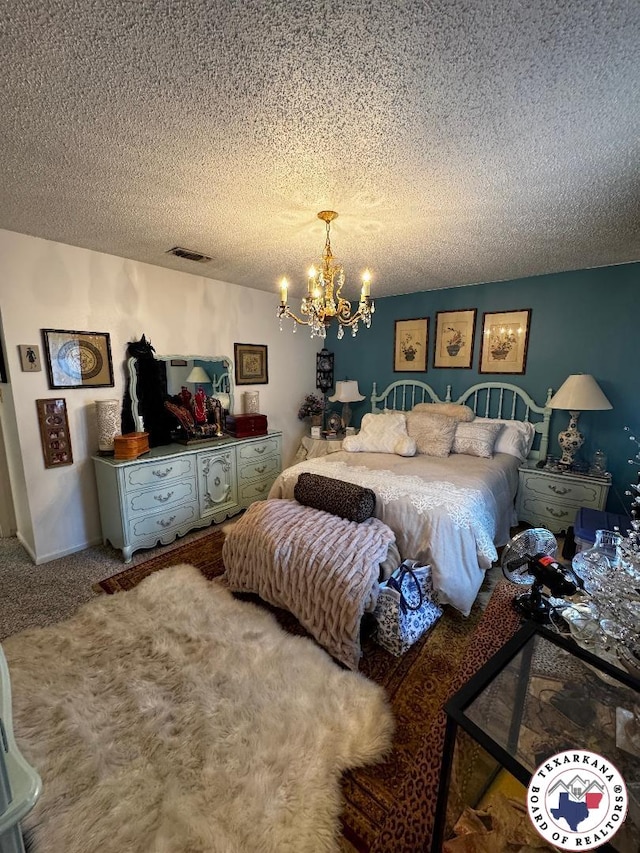 1509 W 40th St, Texarkana, TX 75503 - carpeted bedroom featuring a chandelier and a textured ceiling