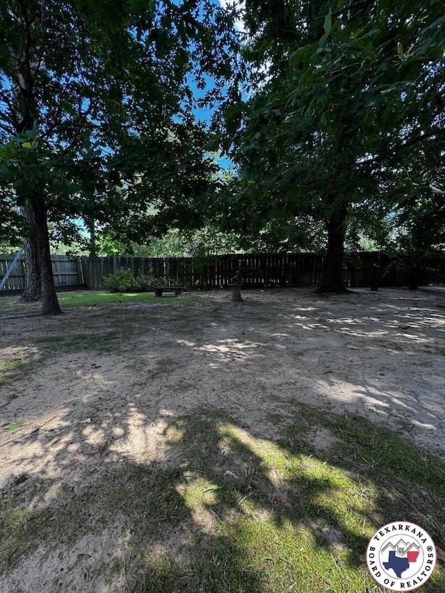 1509 W 40th St, Texarkana, TX 75503 - view of fenced yard