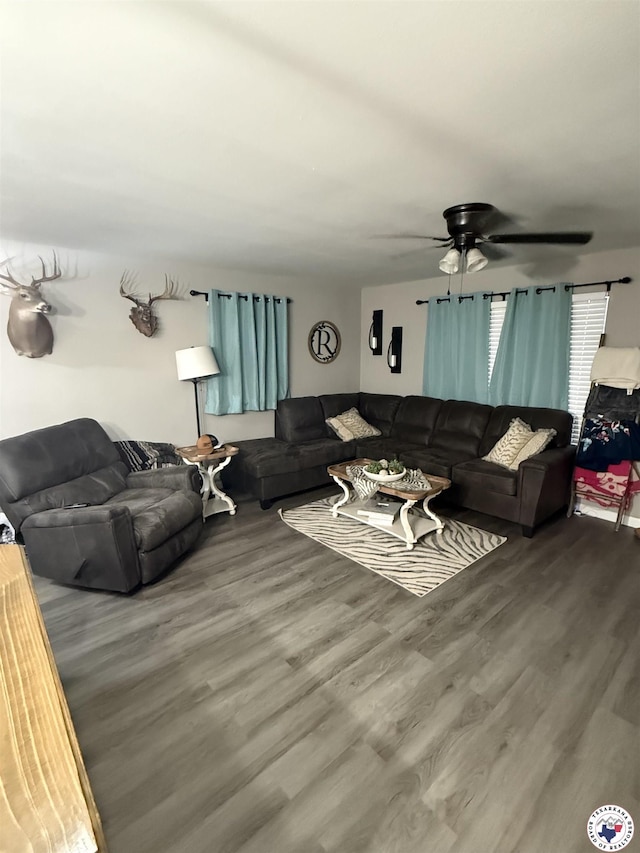 5440 Calico Duck Rd, Texarkana, AR 71854 - living area with wood finished floors and ceiling fan