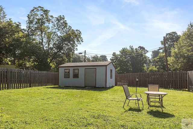 view of yard featuring a storage shed