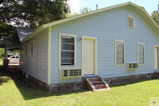 exterior space featuring a yard