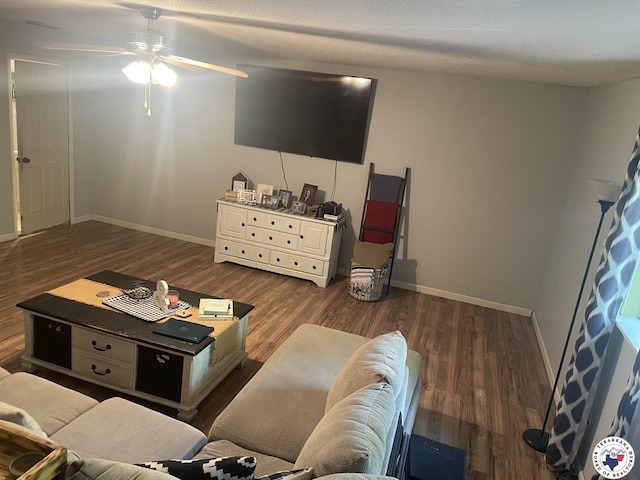1921 E 40th St, Texarkana, AR 71854 - living room with wood finished floors and a ceiling fan