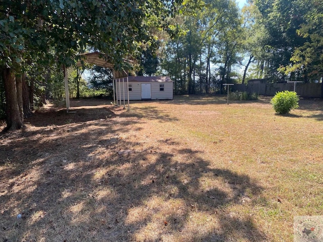 view of yard with a shed