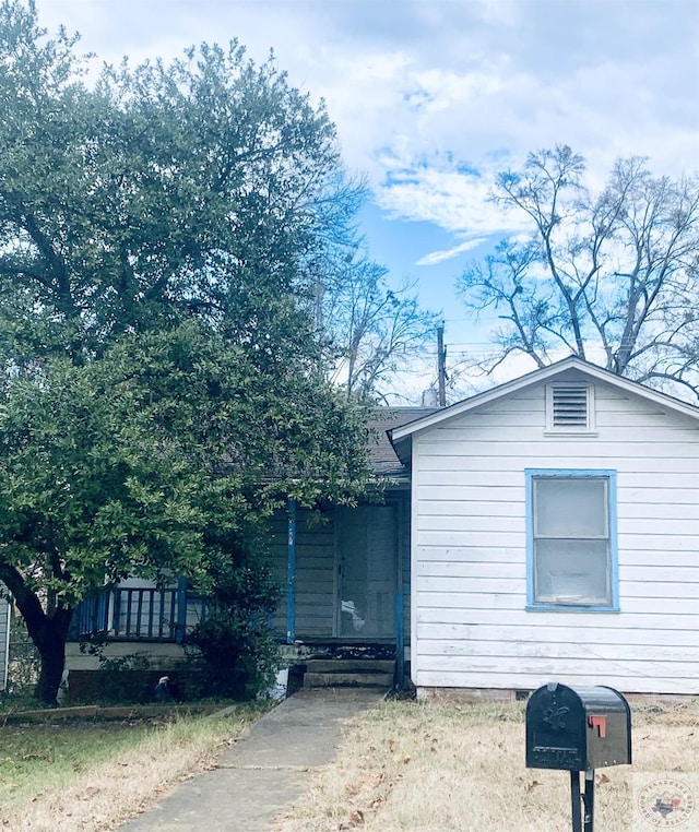 view of front of home