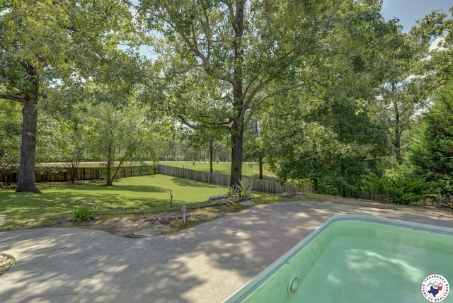 6903 Cherrybark Cir, Texarkana, AR 71854 - surrounding community with a fenced backyard