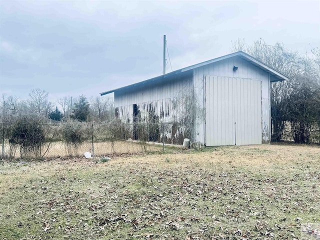 view of outbuilding