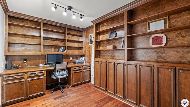 10 High Point Dr, Texarkana, TX 75503 - home office with built in desk and wood finished floors