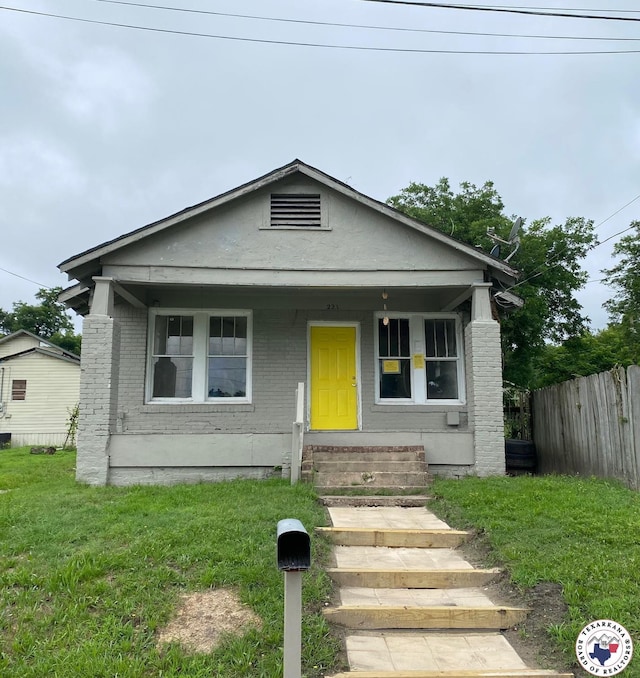 221 Linden Ave, Texarkana, AR 71854 - bungalow-style house with brick siding