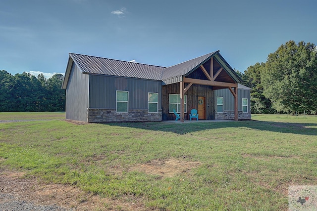 view of front of house with a front yard