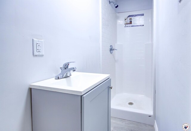 417 Carroll Ave, Wake Village, TX 75501 - unfurnished bedroom with carpet, crown molding, ensuite bath, and ceiling fan