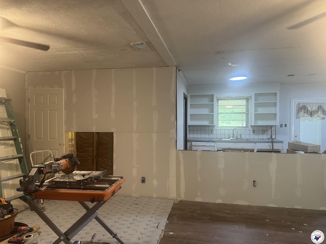 417 Carroll Ave, Wake Village, TX 75501