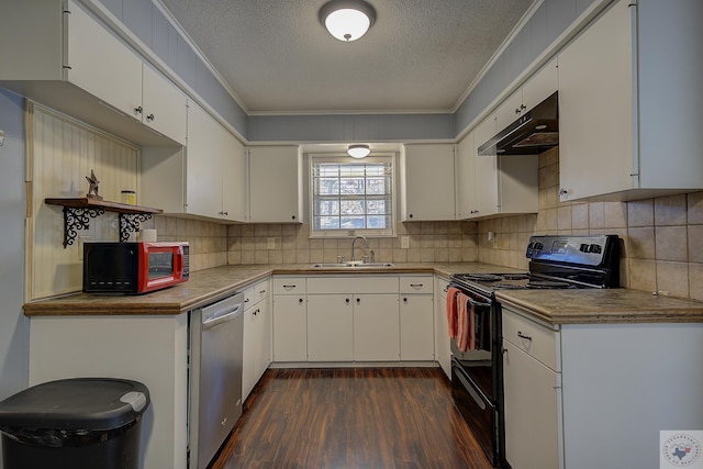 kitchen with black / electric stove, dark wood-style floors, a sink, stainless steel dishwasher, and crown molding