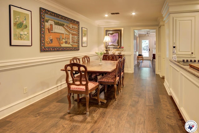 6 High Point Dr, Texarkana, TX 75503 - dining area with crown molding, dark wood-type flooring, and recessed lighting