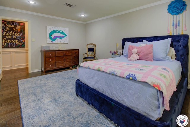 6 High Point Dr, Texarkana, TX 75503 - bedroom featuring wood finished floors, crown molding, and recessed lighting