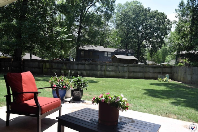 2905 Landon Ln, Texarkana, TX 75503 - fenced backyard featuring a patio