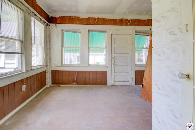 2101 Hazel St, Texarkana, TX 75501 - view of unfurnished sunroom