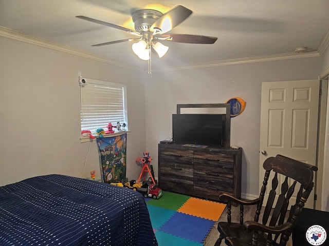 1002 Champion St, Texarkana, TX 75503 - bedroom with ornamental molding and a ceiling fan