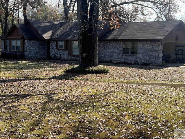 exterior space featuring a yard